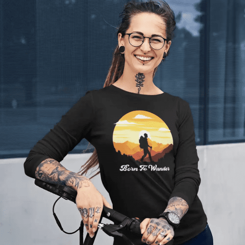 Born To Wander Women Longsleeve Black Model