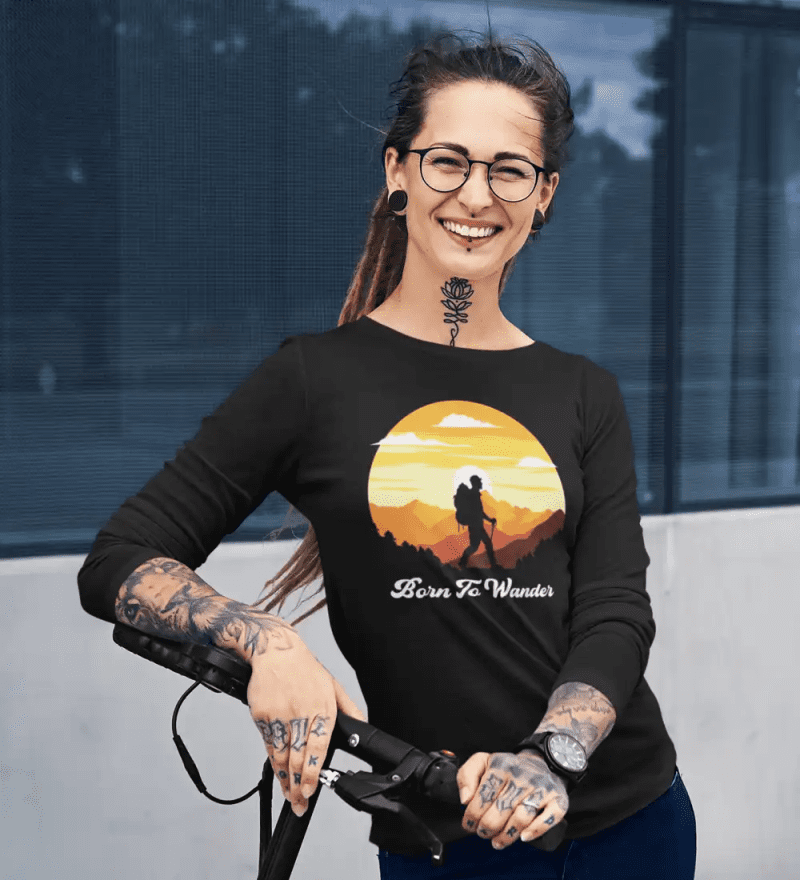 Born To Wander Women Longsleeve Black Model